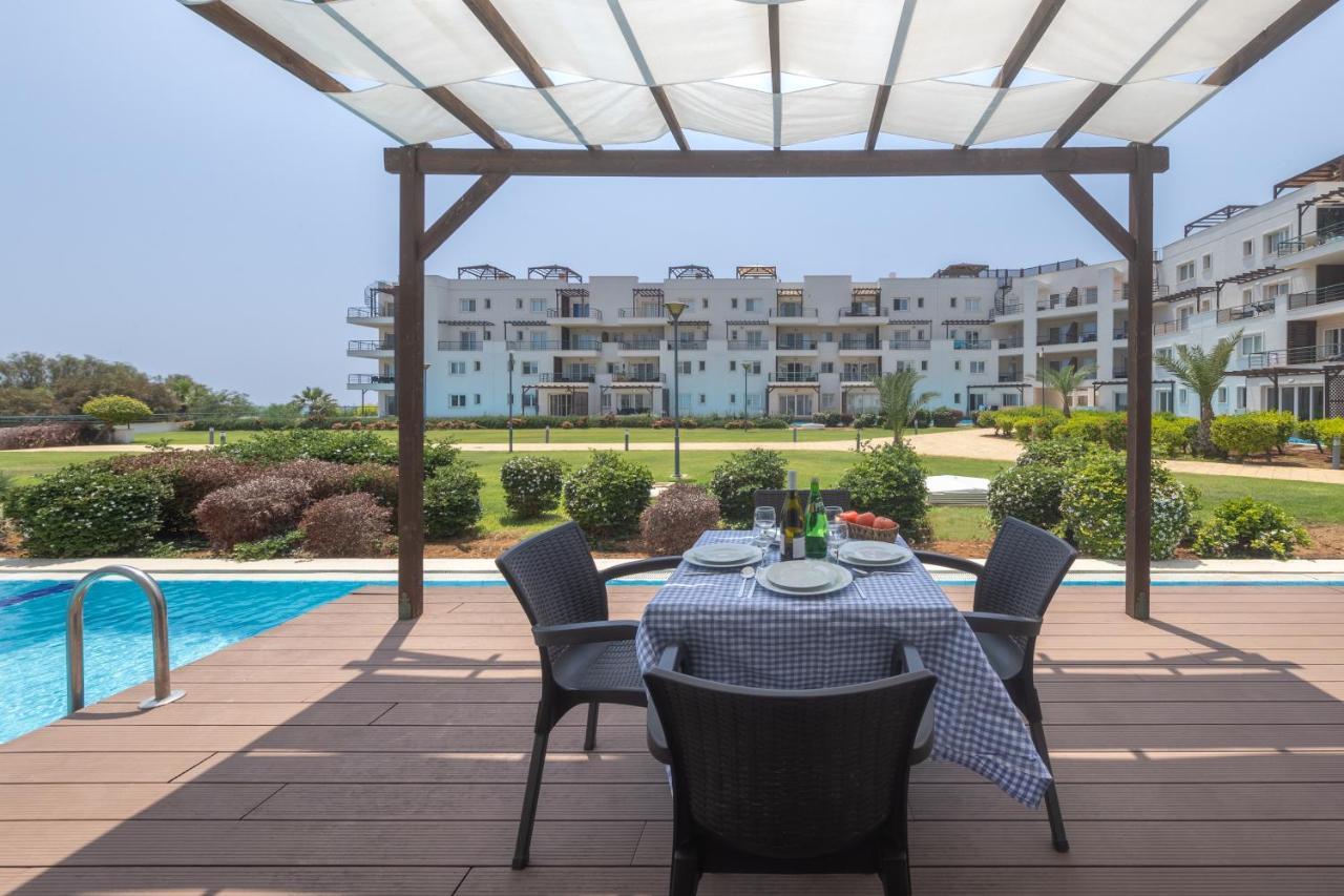 Thalassa Beach Family & Waterpark Resort Vokolidha Exterior photo